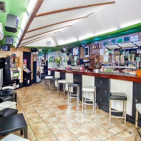Отель Hostal Goias Овьедо Экстерьер фото