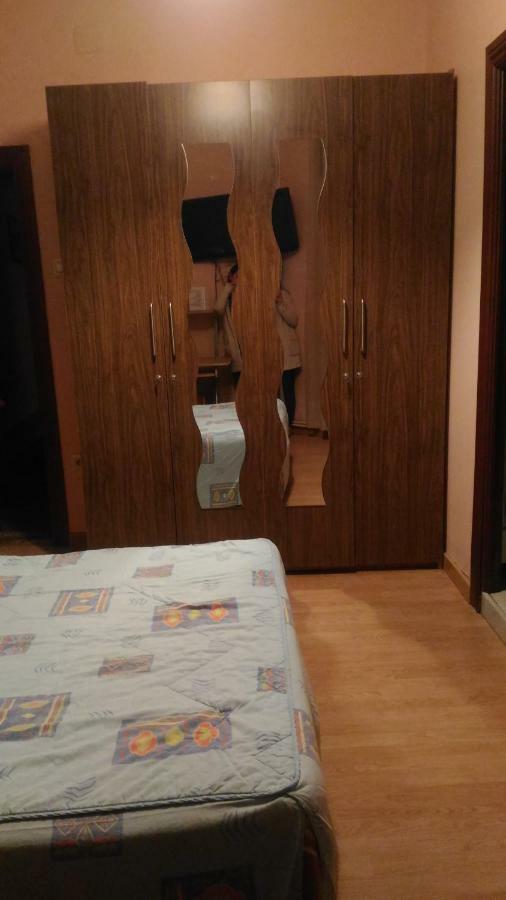 Отель Hostal Goias Овьедо Экстерьер фото